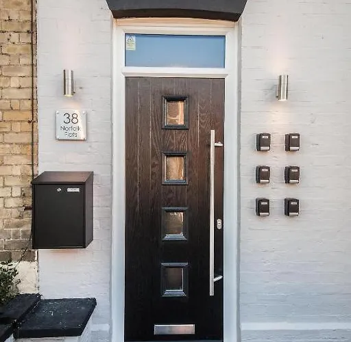 Yard - Cosy 1 Bed Studio Apartment - Parking Available