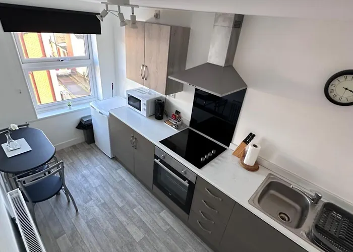 Yard - Cosy 1 Bed Studio Apartment - Parking Available